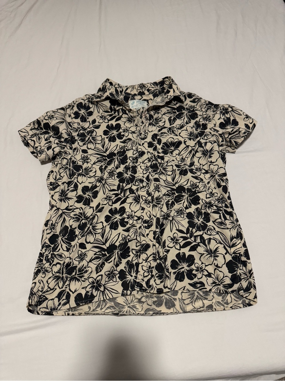 Floral Short Sleeve Button-Up Shirt — Black and Cream